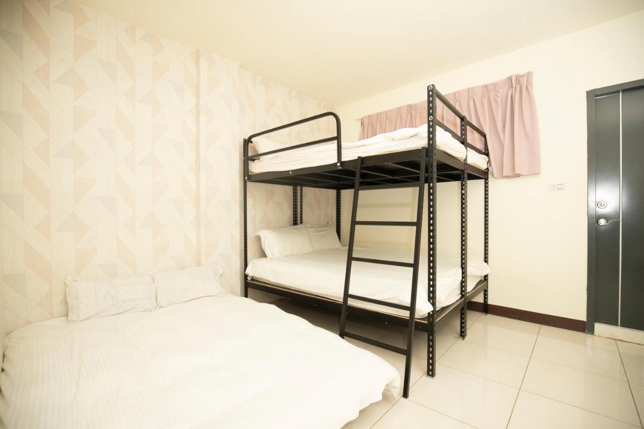 Fengjia Muxia Apartment Taichung Bagian luar foto