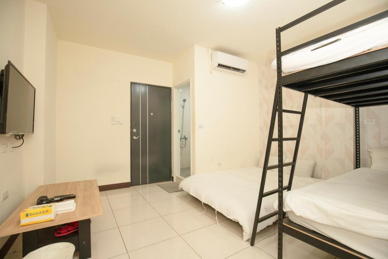 Fengjia Muxia Apartment Taichung Bagian luar foto