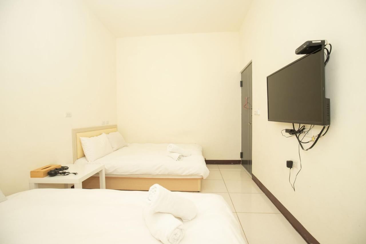 Fengjia Muxia Apartment Taichung Bagian luar foto