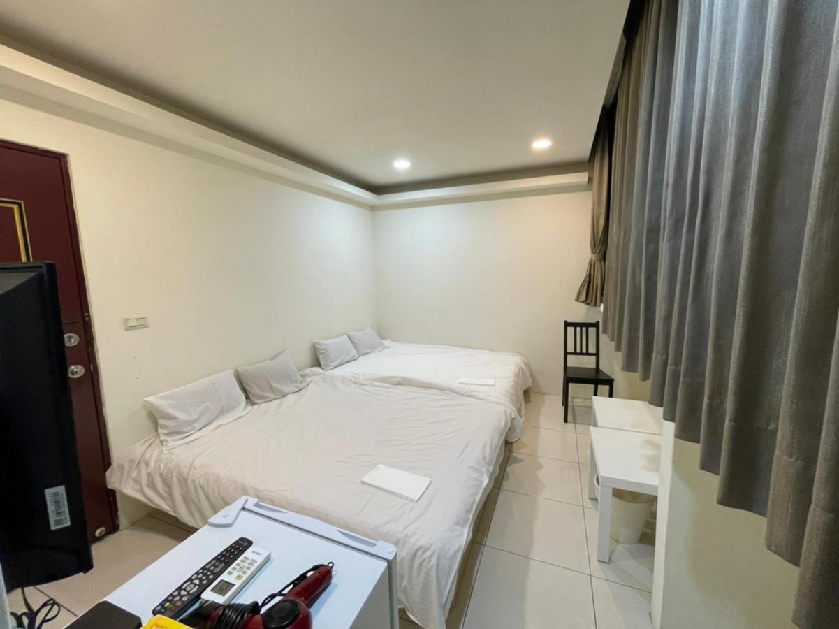 Fengjia Muxia Apartment Taichung Bagian luar foto